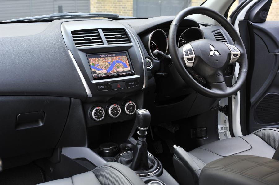  Mitsubishi ASX Black 2011 года  (UK) (фото 17 из 109)